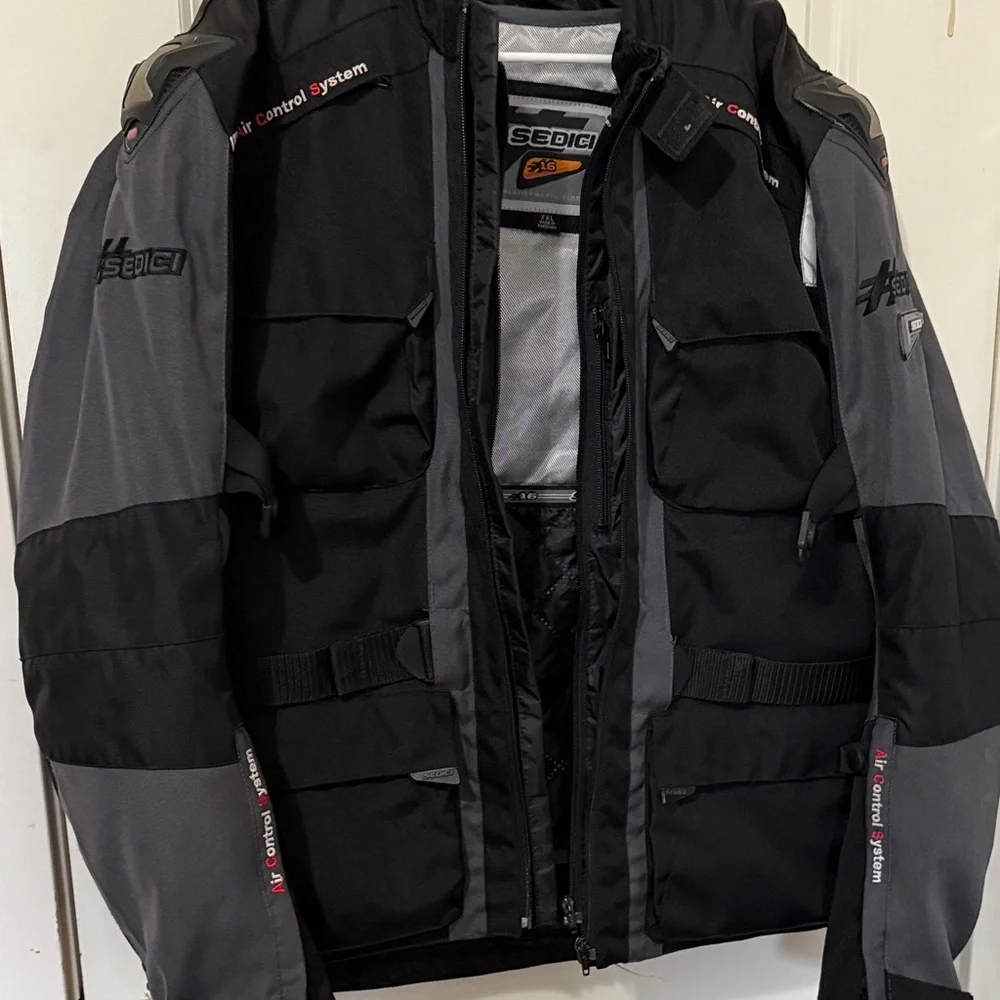 Heated Performance Jacket - Black and Gray - Picture 16 of 17